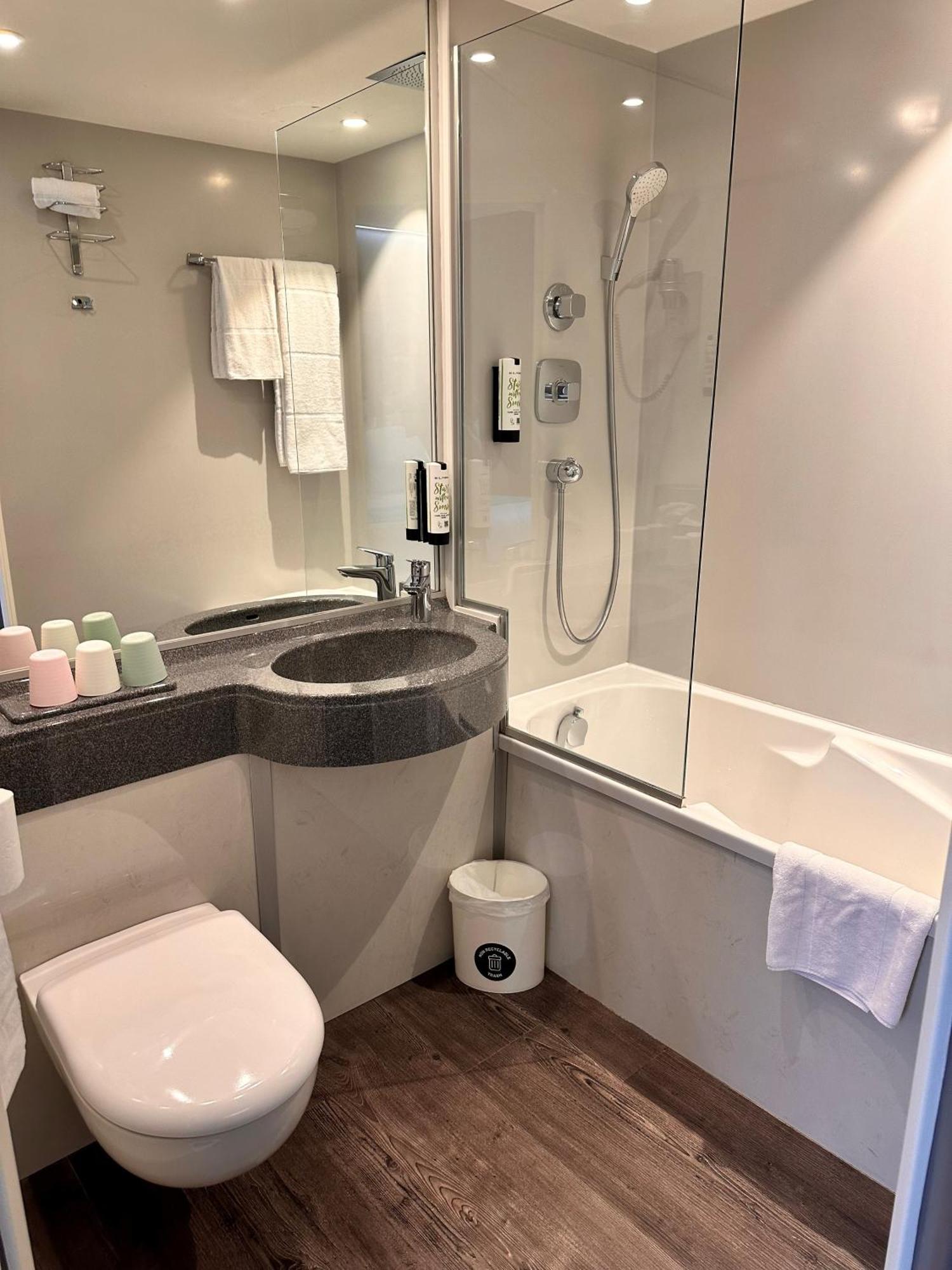 Hotel Kyriad Rennes Centre Gare Ngoại thất bức ảnh